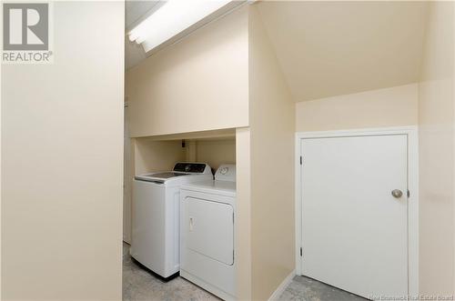 275 Cousteau, Dieppe, NB - Indoor Photo Showing Laundry Room