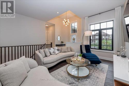 71 Muirfield Drive, Barrie, ON - Indoor Photo Showing Living Room