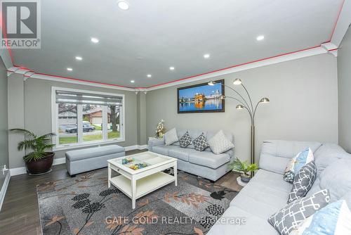 47 Milford Crescent S, Brampton, ON - Indoor Photo Showing Living Room