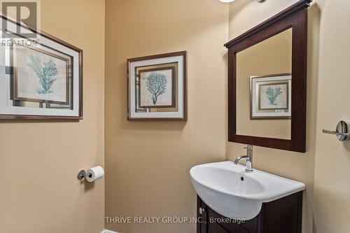 457 Jarvis Street, London, ON - Indoor Photo Showing Bathroom