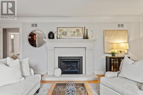 457 Jarvis Street, London, ON - Indoor Photo Showing Living Room With Fireplace