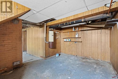 1561 Pelham Street, Pelham (662 - Fonthill), ON - Indoor Photo Showing Basement