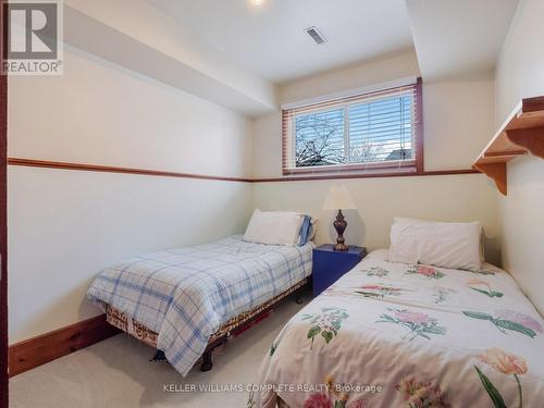 4997 Southview Avenue, Niagara Falls (213 - Ascot), ON - Indoor Photo Showing Bedroom