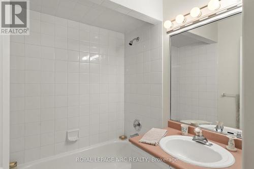 44 - 15 Lakeside Drive, St. Catharines (Port Weller), ON - Indoor Photo Showing Bathroom