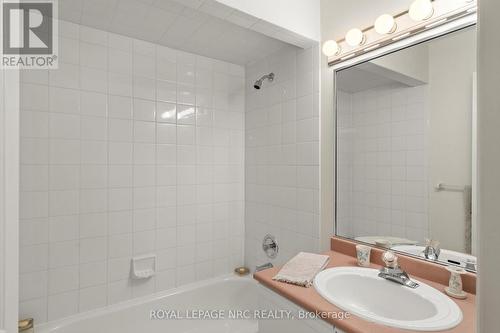 44 - 15 Lakeside Drive, St. Catharines (Port Weller), ON - Indoor Photo Showing Bathroom