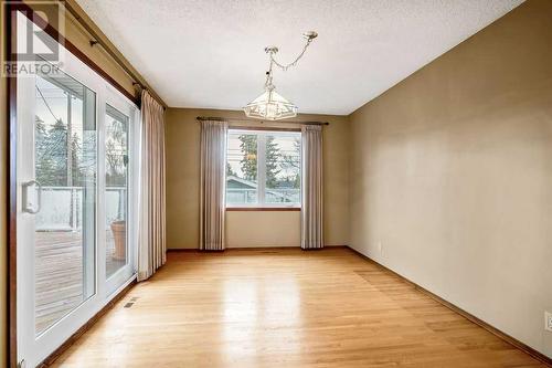 5131 Veronica Road Nw, Calgary, AB - Indoor Photo Showing Other Room