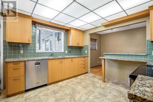 5131 Veronica Road Nw, Calgary, AB - Indoor Photo Showing Kitchen