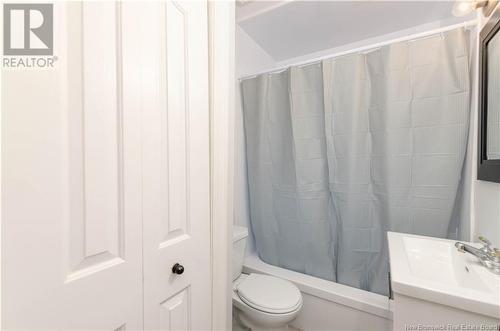 211 Humphrey Street, Moncton, NB - Indoor Photo Showing Bathroom