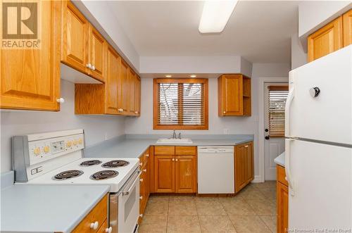 211 Humphrey Street, Moncton, NB - Indoor Photo Showing Kitchen