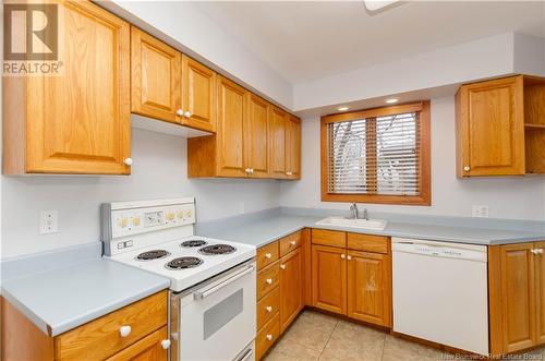 211 Humphrey Street, Moncton, NB - Indoor Photo Showing Kitchen