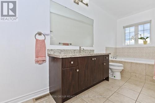 355 Hobbs Crescent, Milton, ON - Indoor Photo Showing Bathroom