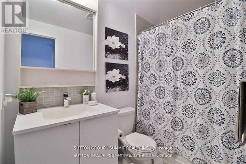 2209 - 2560 Eglinton Avenue W, Mississauga, ON - Indoor Photo Showing Bathroom