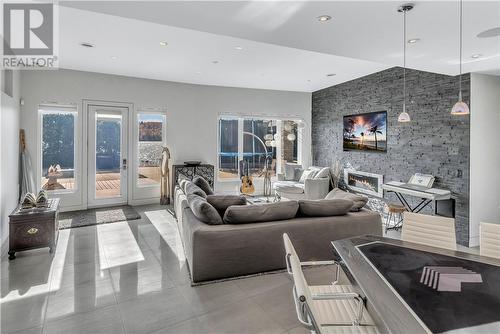 2613 Dube Road, Sudbury, ON - Indoor Photo Showing Living Room