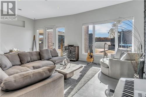 2613 Dube Road, Sudbury, ON - Indoor Photo Showing Living Room