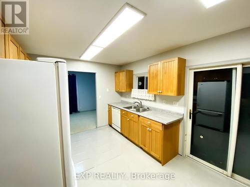 Main - 306 Edgehill Drive, Barrie, ON - Indoor Photo Showing Kitchen With Double Sink