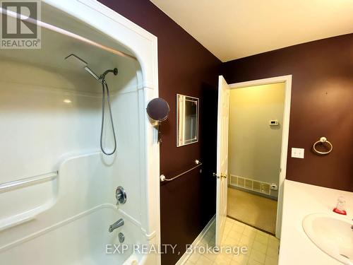 Main - 306 Edgehill Drive, Barrie, ON - Indoor Photo Showing Bathroom