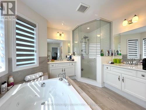 131 Beaveridge Avenue, Oakville, ON - Indoor Photo Showing Bathroom