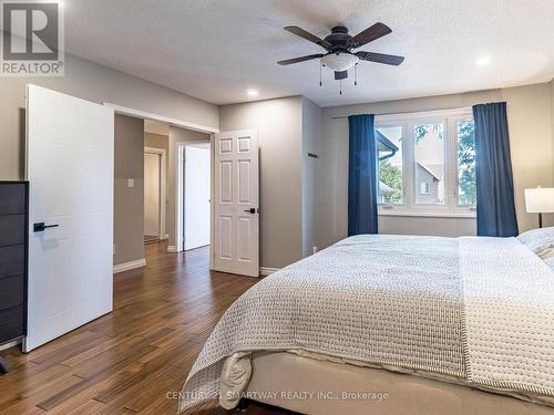 195 Romain Crescent, Oakville, ON - Indoor Photo Showing Bedroom