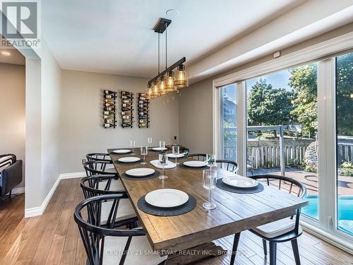 195 Romain Crescent, Oakville, ON - Indoor Photo Showing Dining Room