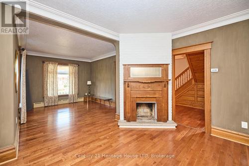 83 Maple Avenue, Welland (772 - Broadway), ON - Indoor With Fireplace