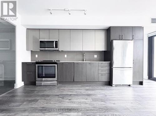 403 - 403 Church Street, Toronto, ON - Indoor Photo Showing Kitchen