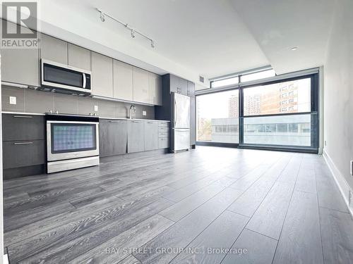 403 - 403 Church Street, Toronto, ON - Indoor Photo Showing Kitchen