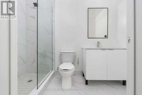 502 - 863 St. Clair Avenue W, Toronto, ON - Indoor Photo Showing Bathroom