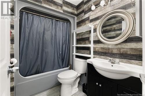 30 Darwin Street, Riverview, NB - Indoor Photo Showing Bathroom