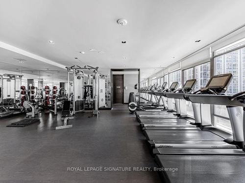 508-18 Yorkville Ave, Toronto, ON - Indoor Photo Showing Gym Room