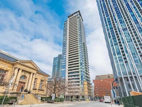 508-18 Yorkville Ave, Toronto, ON - Outdoor With Facade