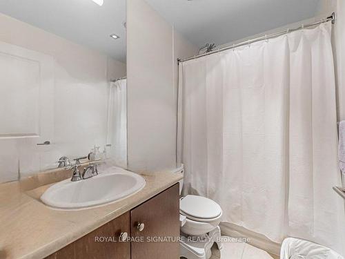 508-18 Yorkville Ave, Toronto, ON - Indoor Photo Showing Bathroom