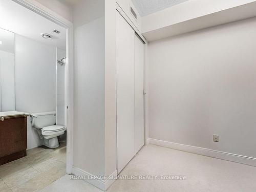 508-18 Yorkville Ave, Toronto, ON - Indoor Photo Showing Bathroom