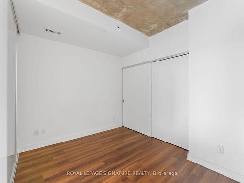 907-210 Simcoe St, Toronto, ON - Indoor Photo Showing Other Room