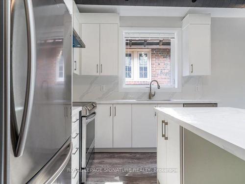 Upper-182 Millwood Rd, Toronto, ON - Indoor Photo Showing Kitchen With Upgraded Kitchen