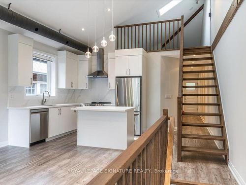 Upper-182 Millwood Rd, Toronto, ON - Indoor Photo Showing Kitchen With Upgraded Kitchen