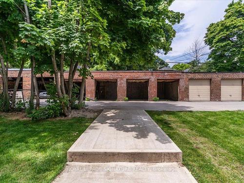 Upper-182 Millwood Rd, Toronto, ON - Outdoor