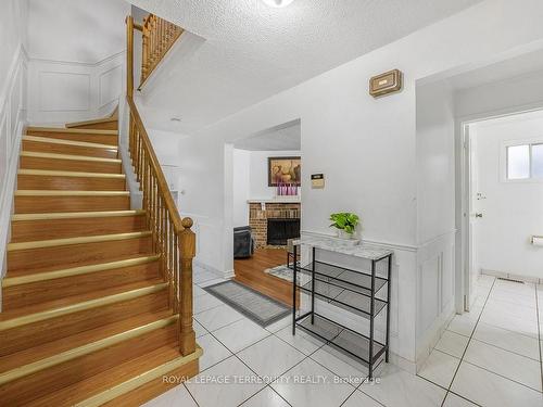 18 Charlton Cres, Ajax, ON - Indoor Photo Showing Other Room