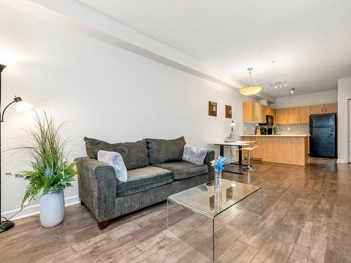 110-825 Goldstream Ave, Langford, BC - Indoor Photo Showing Living Room