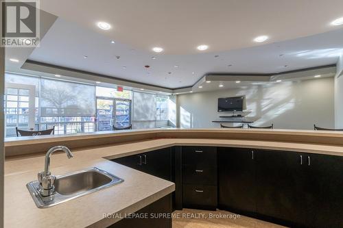 1110 - 1600 Keele Street, Toronto, ON - Indoor Photo Showing Kitchen