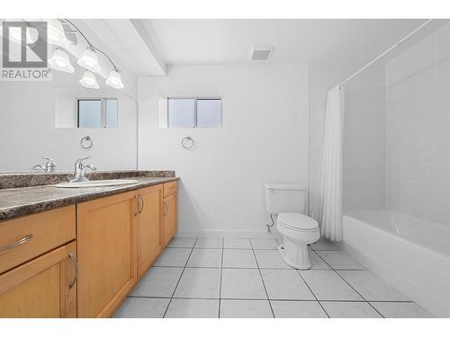 Xxxx Grand Boulevard, North Vancouver, BC - Indoor Photo Showing Bathroom