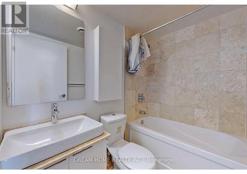 2307 - 14 York Street, Toronto, ON - Indoor Photo Showing Bathroom