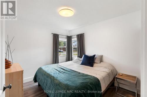 1368 Haist Street, Pelham (662 - Fonthill), ON - Indoor Photo Showing Bedroom