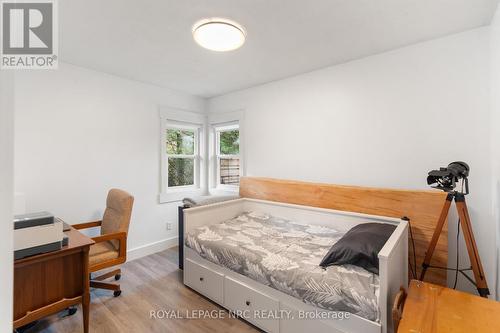 1368 Haist Street, Pelham (662 - Fonthill), ON - Indoor Photo Showing Bedroom