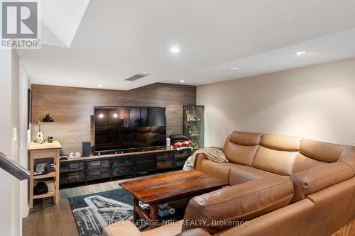 1368 Haist Street, Pelham (662 - Fonthill), ON - Indoor Photo Showing Living Room