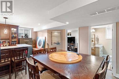 1368 Haist Street, Pelham (662 - Fonthill), ON - Indoor Photo Showing Dining Room