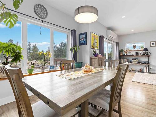 7133 Grant Rd West, Sooke, BC - Indoor Photo Showing Dining Room