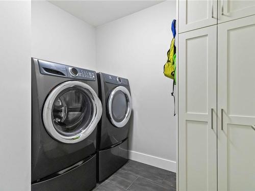 7133 Grant Rd West, Sooke, BC - Indoor Photo Showing Laundry Room