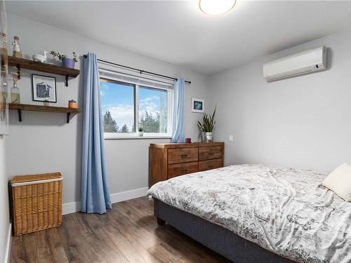 7133 Grant Rd West, Sooke, BC - Indoor Photo Showing Bedroom