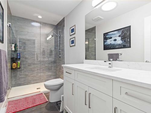 7133 Grant Rd West, Sooke, BC - Indoor Photo Showing Bathroom