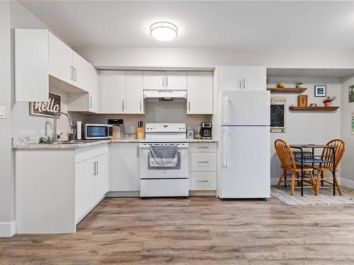 7133 Grant Rd West, Sooke, BC - Indoor Photo Showing Kitchen